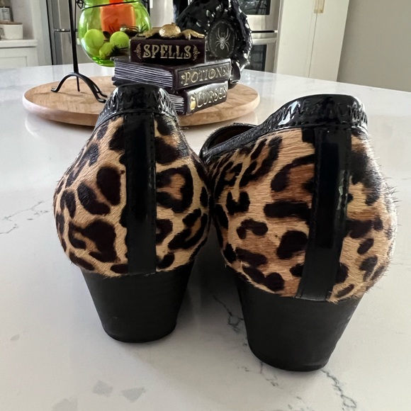 Cheetah print black wedges. Cole Hann size 10. True to size - Picture 2 of 4